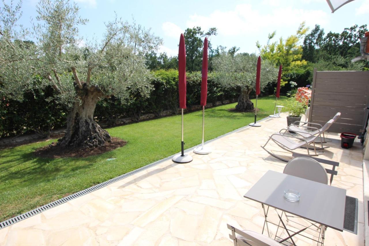 Villa Jalna Chambre, Suites Et Appartement Roquefort-les-Pins Extérieur photo