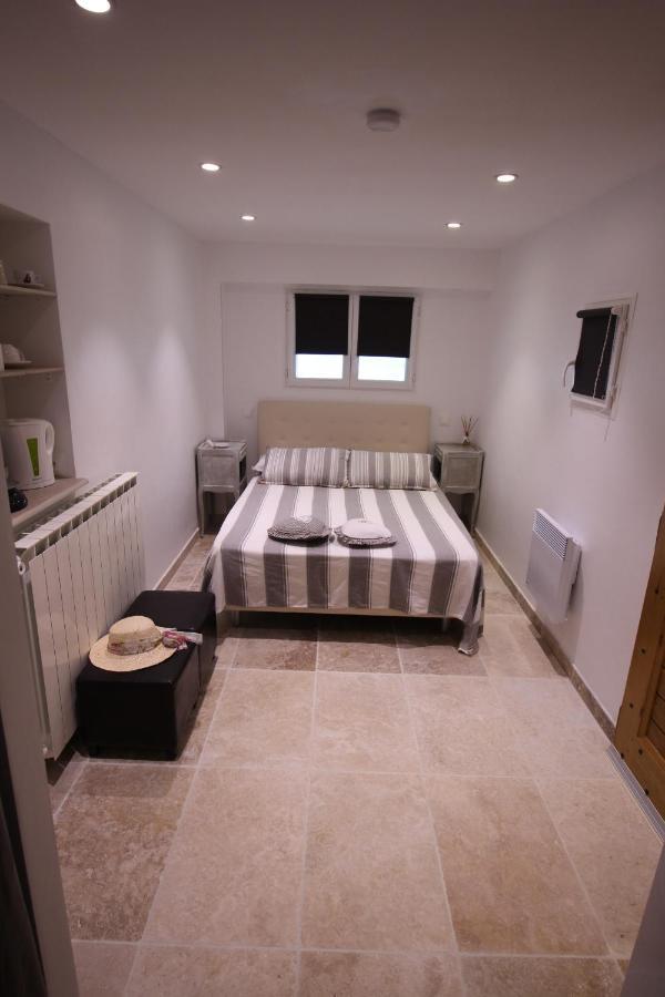 Villa Jalna Chambre, Suites Et Appartement Roquefort-les-Pins Extérieur photo